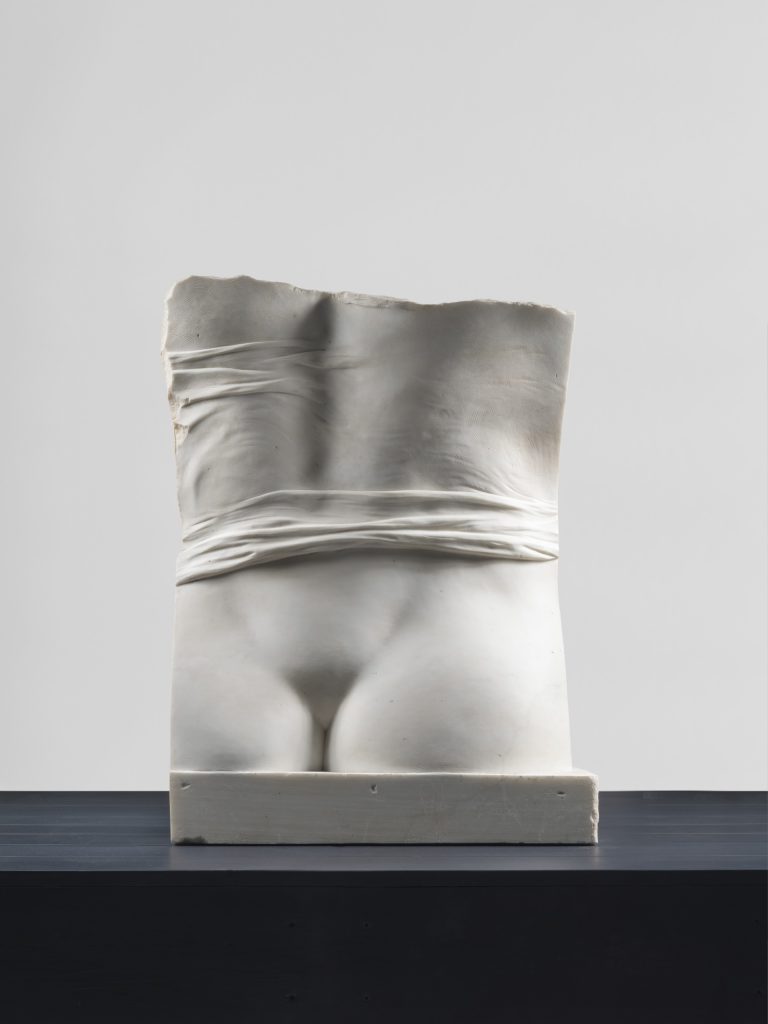 Igor Mitoraj (Oderan, DE 1944 - Paris, FR 2014)
Tee Shirt, 2001
marmo / marble
90 x 70 x 40 cm
Courtesy Fondazione Museo Igor Mitoraj, Pietrasanta
Photo credit: Nicola Gnesi